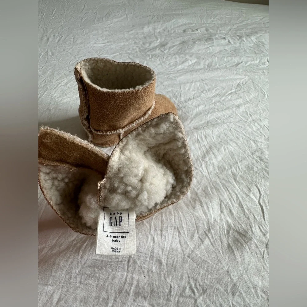 Baby Gap boots size 3-6 months